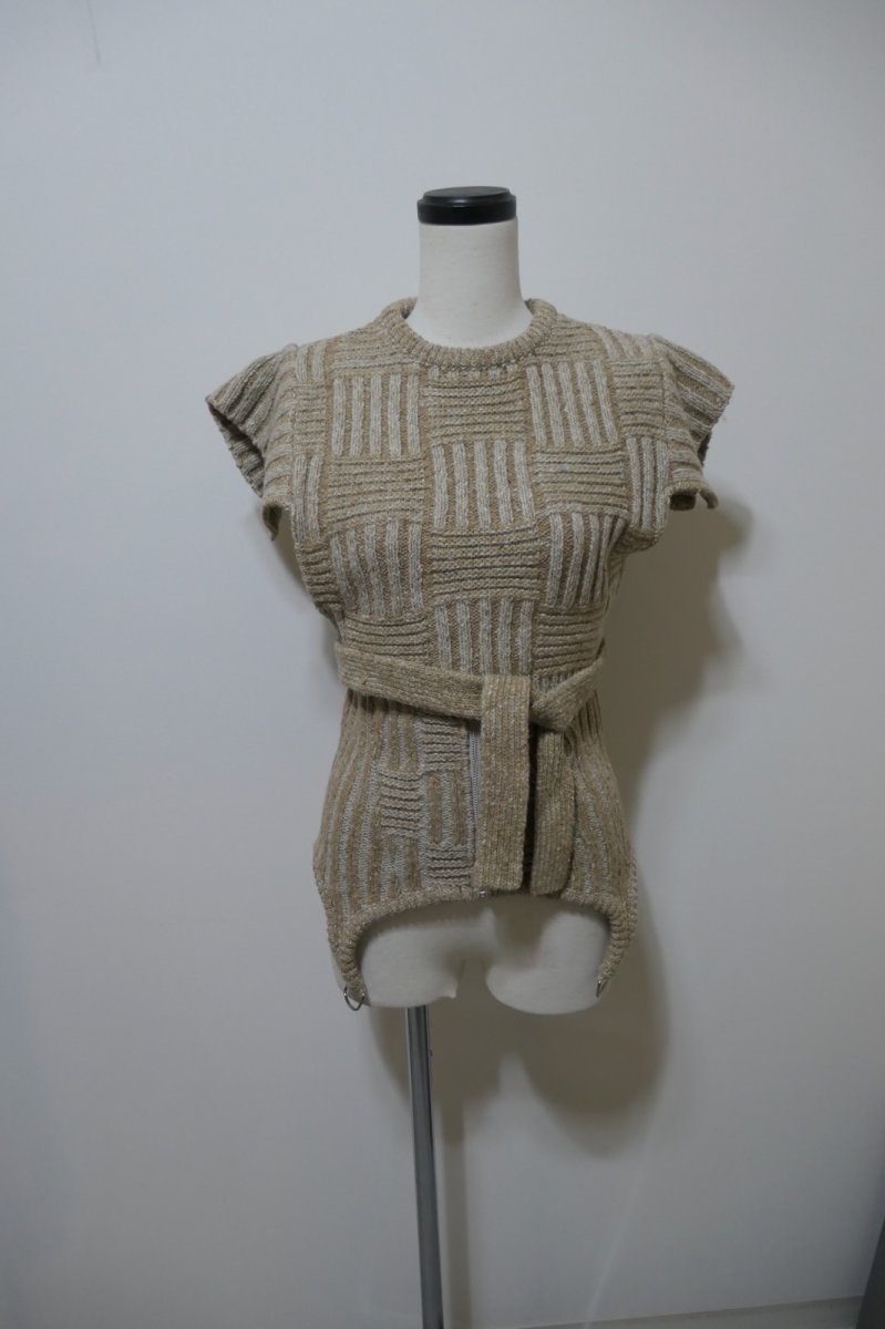 VESTとセットで着用した場合